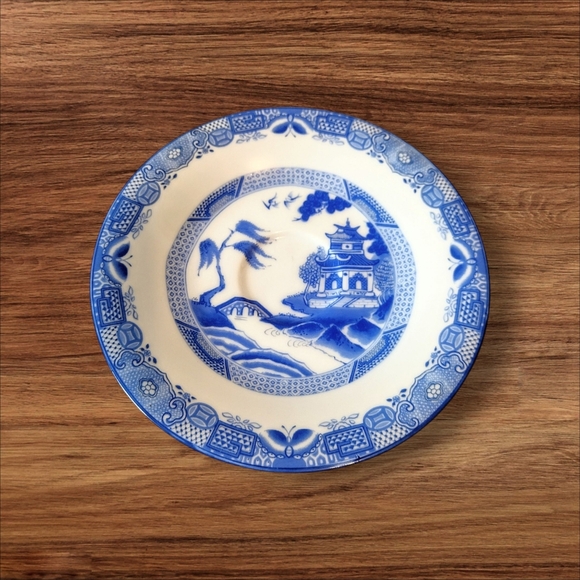 Teleflora Teacup And Saucer Set Blue Willow - Picture 2 of 5